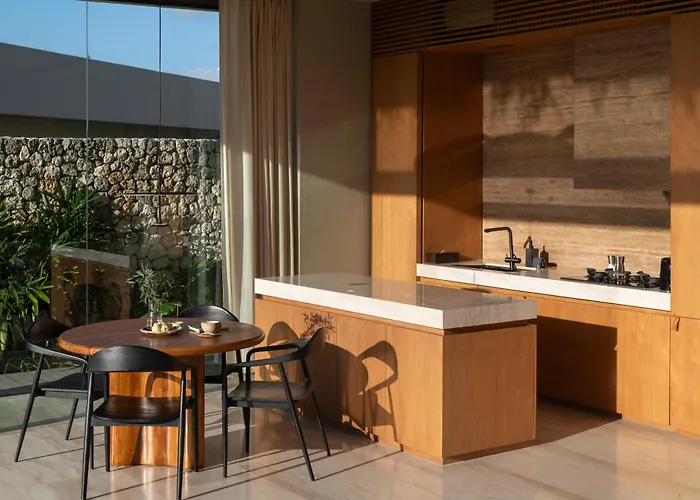Lyvin Melasti Uluwatu (Bali)