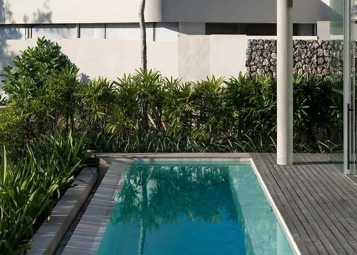 Lyvin Melasti * Uluwatu (Bali)