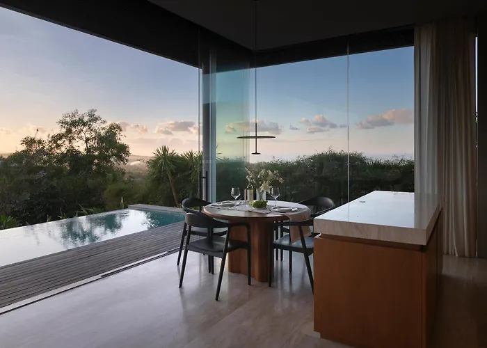 Lyvin Melasti * Uluwatu (Bali)