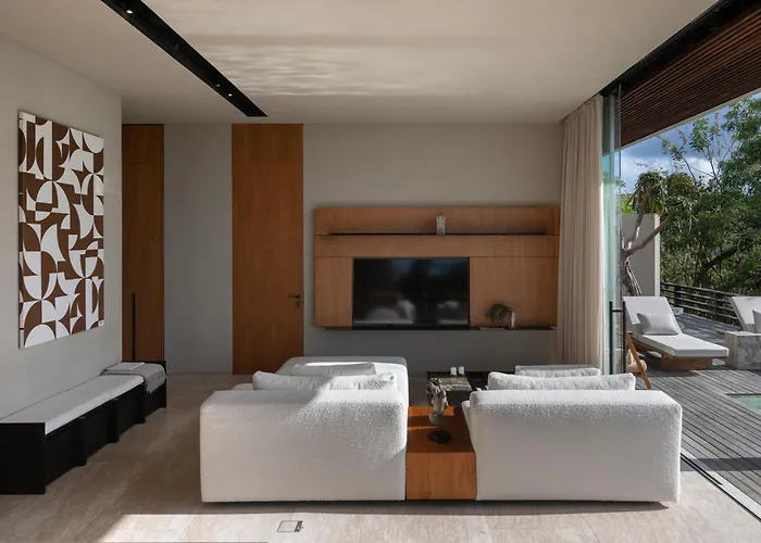 Lyvin Melasti * Uluwatu (Bali)