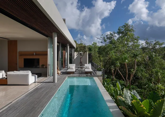 Lyvin Melasti * Uluwatu (Bali)